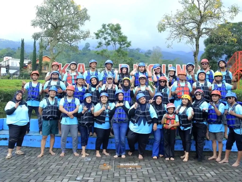 foto river tubing kemuning